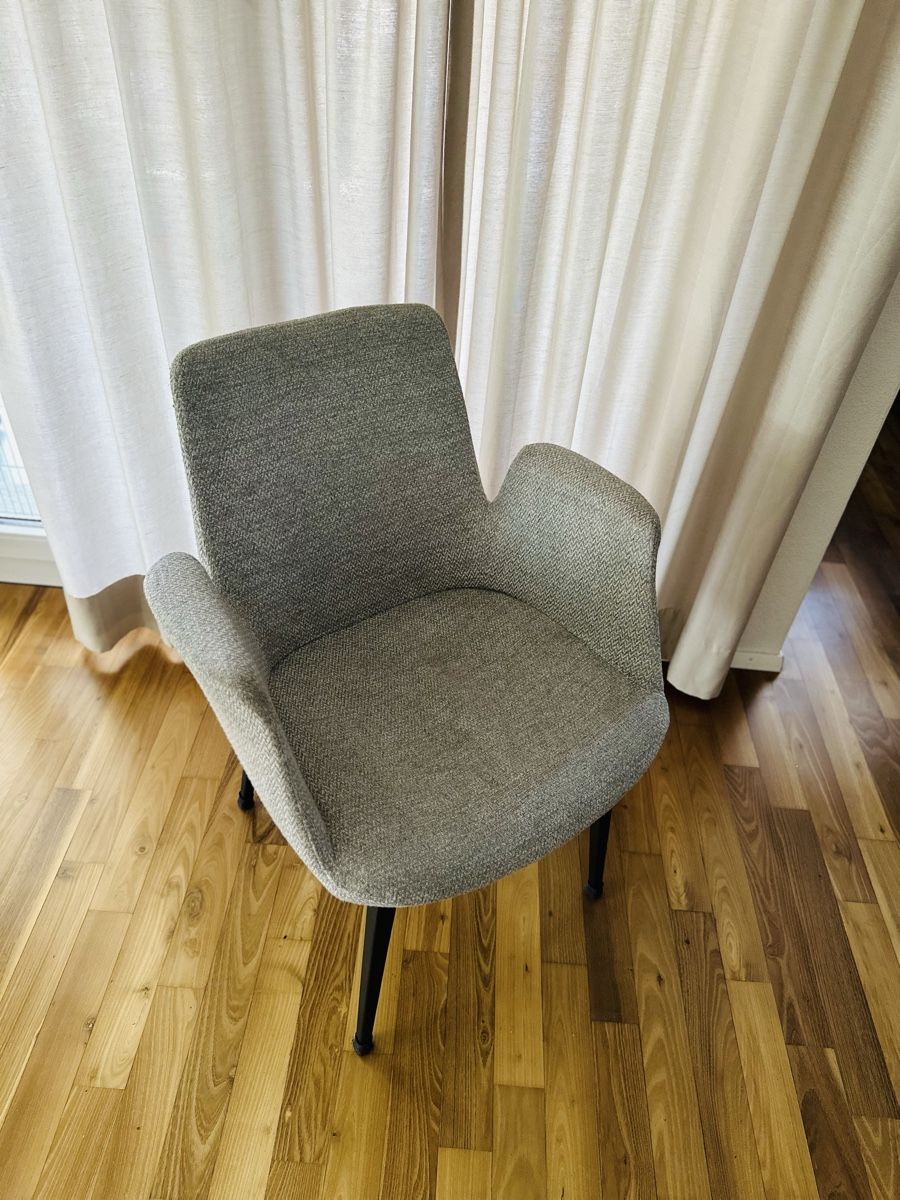 Pfister Stühle: 4 Esszimmerstühle von Pfister – Gebraucht aus Volketswil von Ana_kuzz 1
