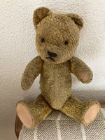 Uralter Teddy bespielt