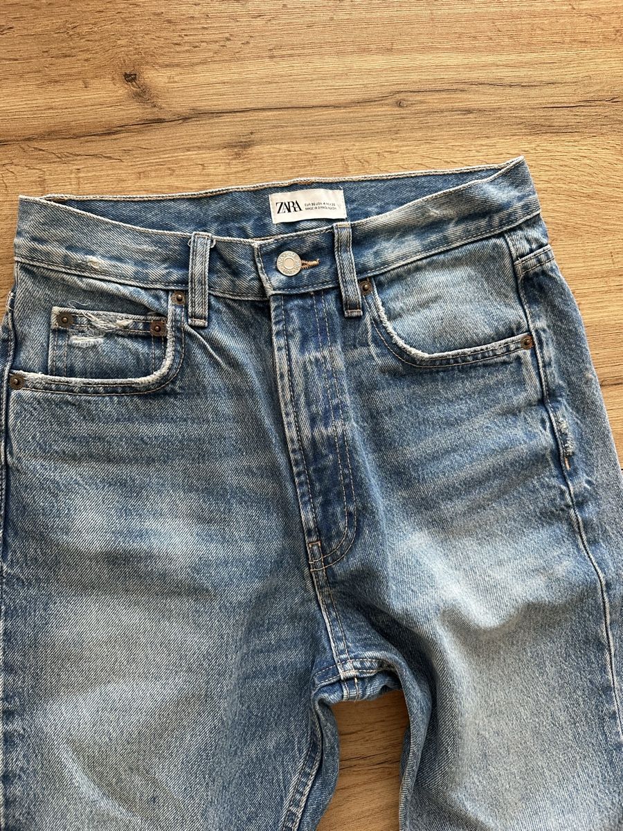 Zara Jeans: Zara gerade Jeans – Usato da Urdorf venduto da fairfashion 1