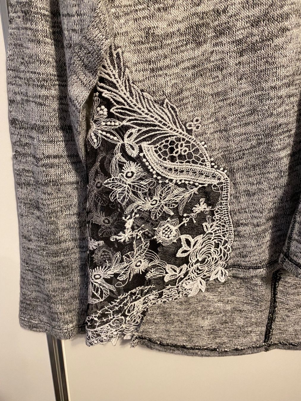Pullover & Sweatshirts: Damen Pulli gr.M – Gebraucht aus Pfungen von Sheki56 1