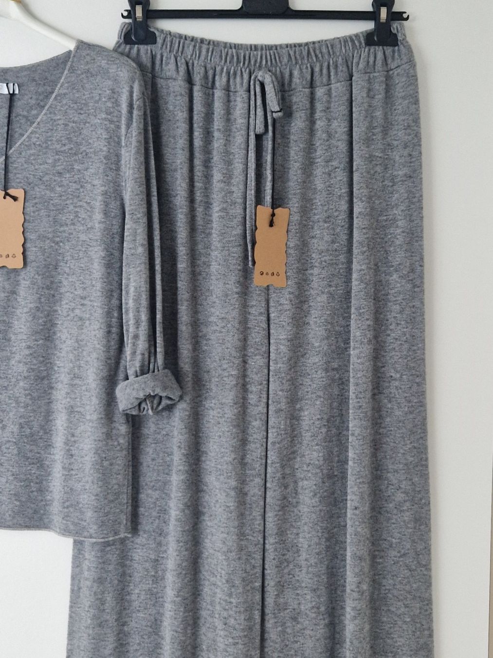 Lots de vêtements: ENSEMBLE 2 PIÈCES – Neuf avec emballage d'origine à Camorino par JPHANDMADE1 2