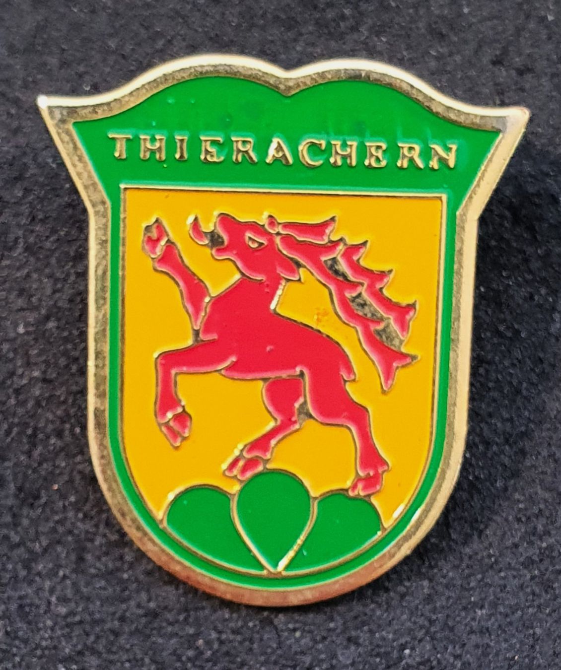 Placchette & Badge: CC549 - Pin Gemeindewappen Wappen - Thierachern – Usato da Reinach BL venduto da Boston-Verkauf