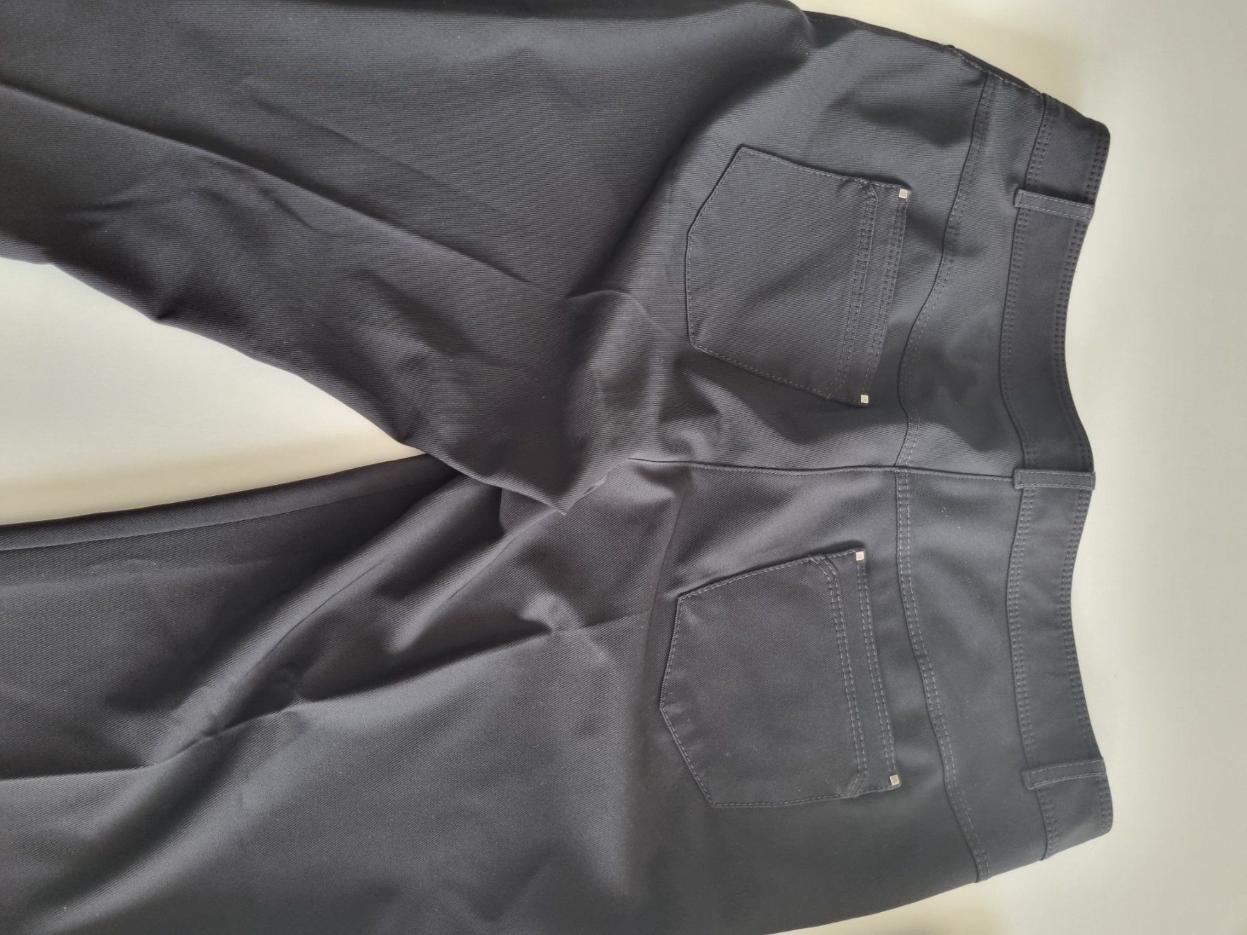 Gerry Weber Pantaloni: Gr. 46 Hose Gerry Weber schwarz – Usato da Sutz venduto da Dalilea 2