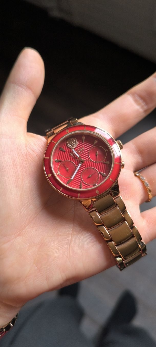 Versace Uhren: Versace versus Damenuhr – Neu (gemäss Beschreibung) aus Ossingen von kro_nrz6