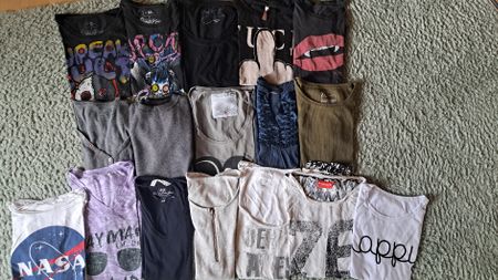 T-Shirt-Paket, 17 Stück, verschiedene Farben und Grössen