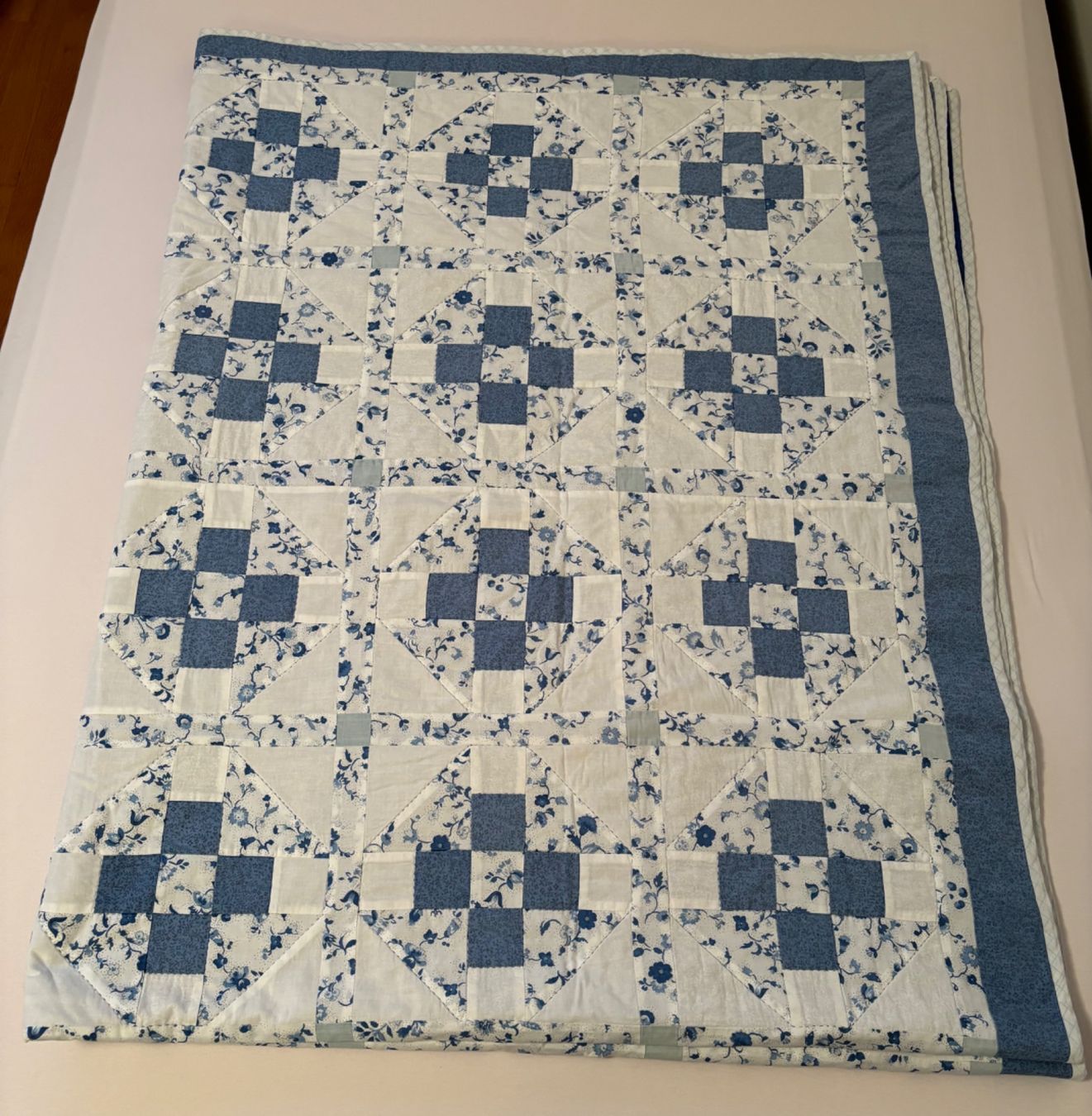 Coperte: PATCHWORK Decke/Bettüberwurf (Handarbeit) – Nuovo (secondo la descrizione) da Zürich venduto da Tzhkely24 4