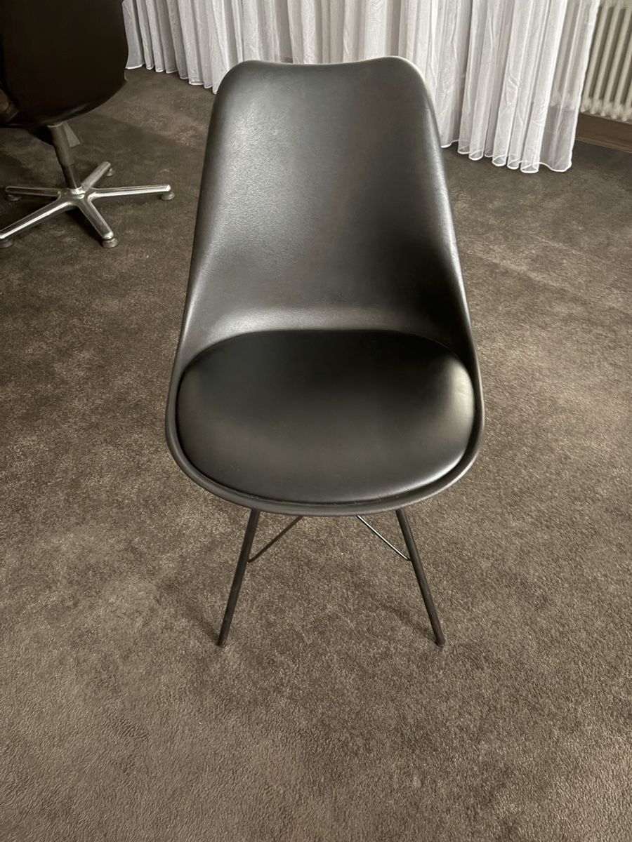 Chaises: Moderner schwarzer Stuhl  – D'occasion à Zürich par klo_7jlm 1