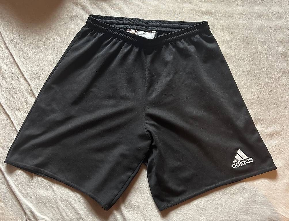 Pantaloni: Adidas Sporthose schwarz – Usato da Trub venduto da elinschleiderschrank