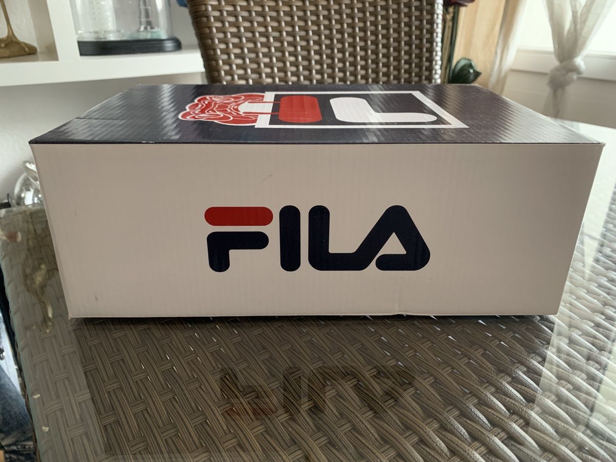 Fila Damenschuhe: Fila 94 Low Sneaker, Gr. 41, Neu . Originalverpackung – Neu (gemäss Beschreibung) aus Emmenbrücke von Dior09 3