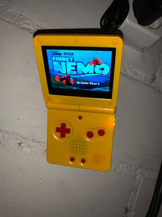 Pikachu Nintendo Gameboy Advance mit LED Mod GBA SP | Kaufen auf Ricardo