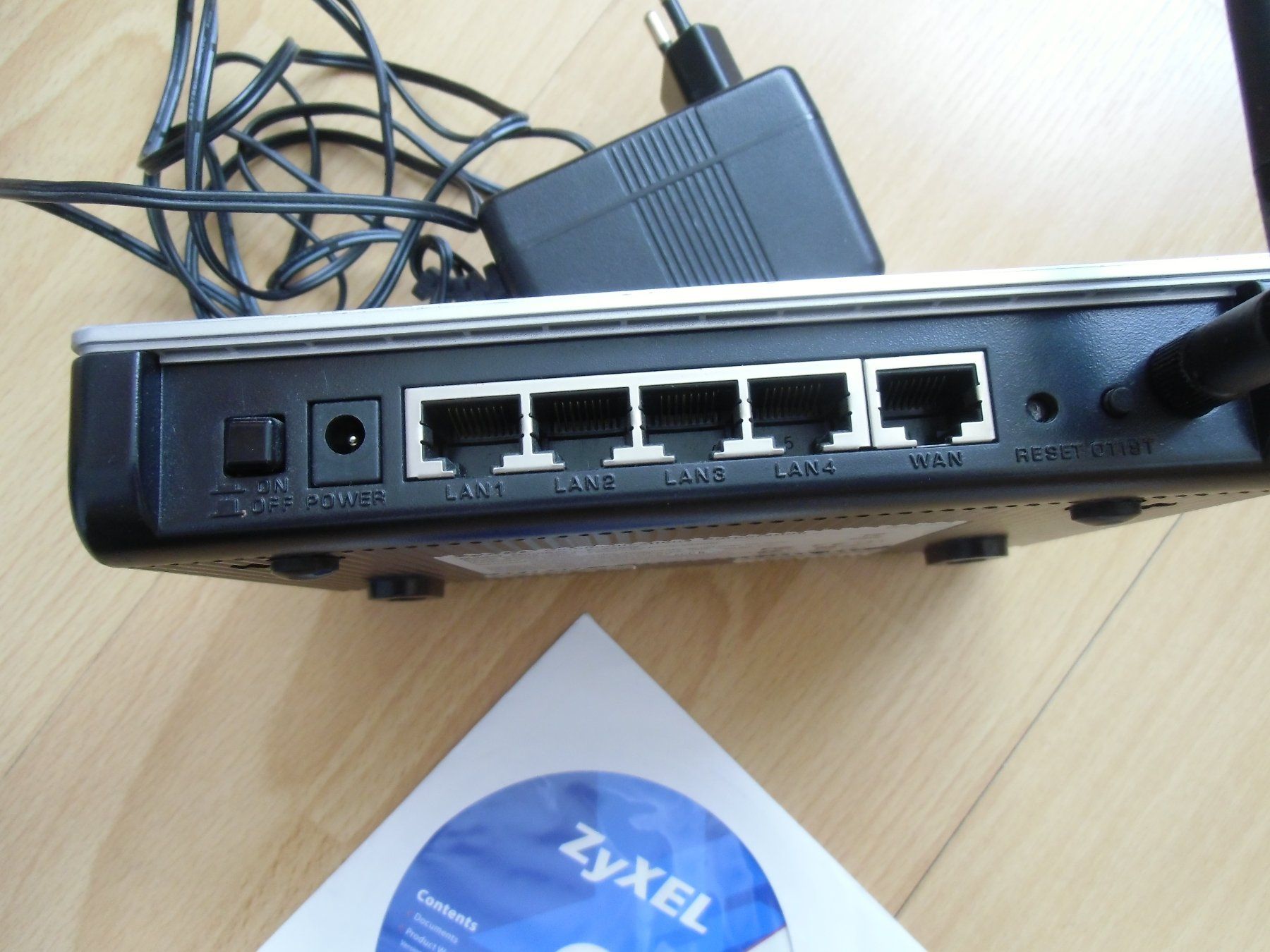 Zyxel Modems & Router: ZyXel P-320W Wireless Broadband Router – Gebraucht aus Düdingen von  4