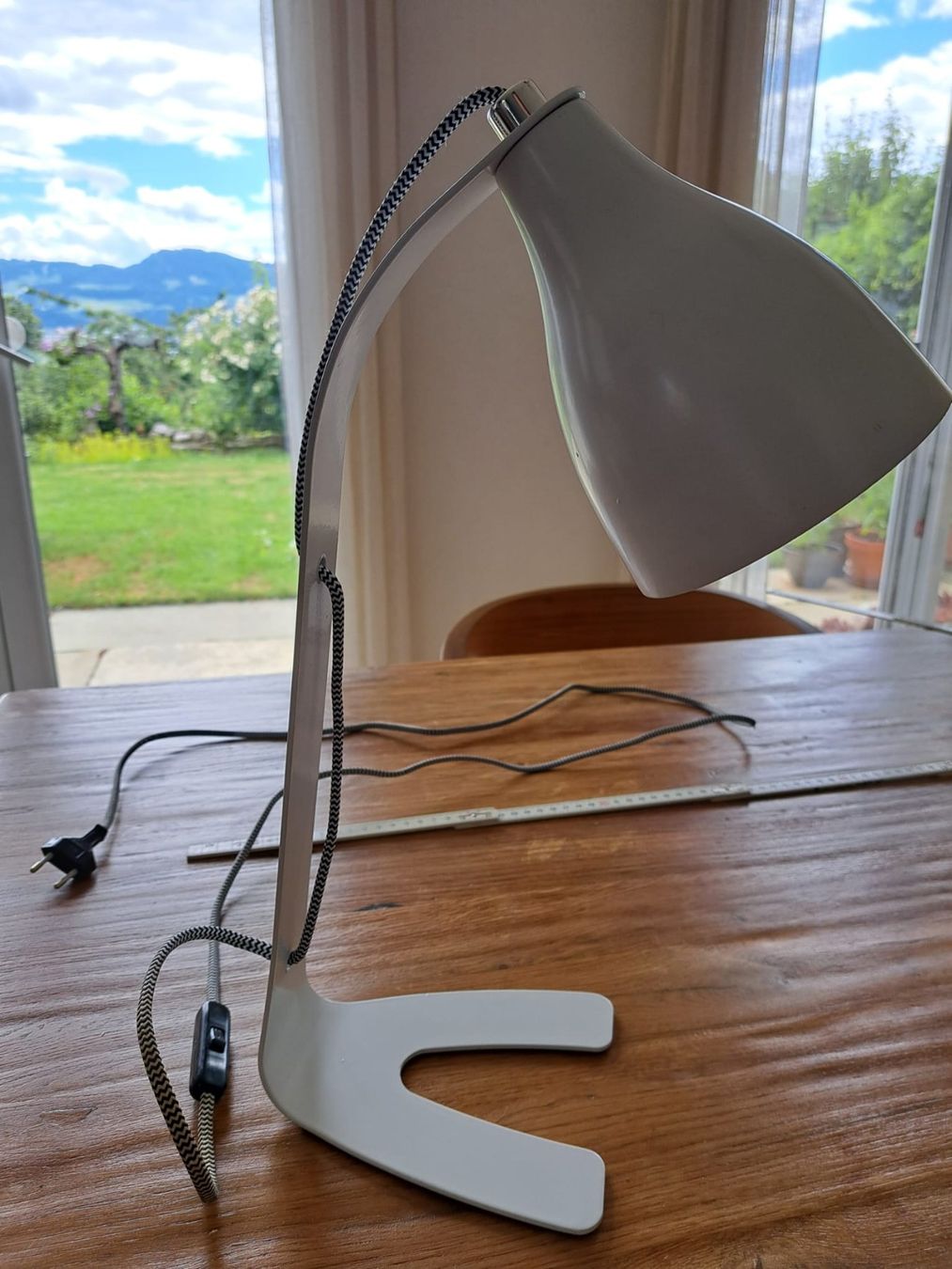 Lampen: Weisse Designer-Tischlampe – Gebraucht aus Wolfhausen von Dragons01 2