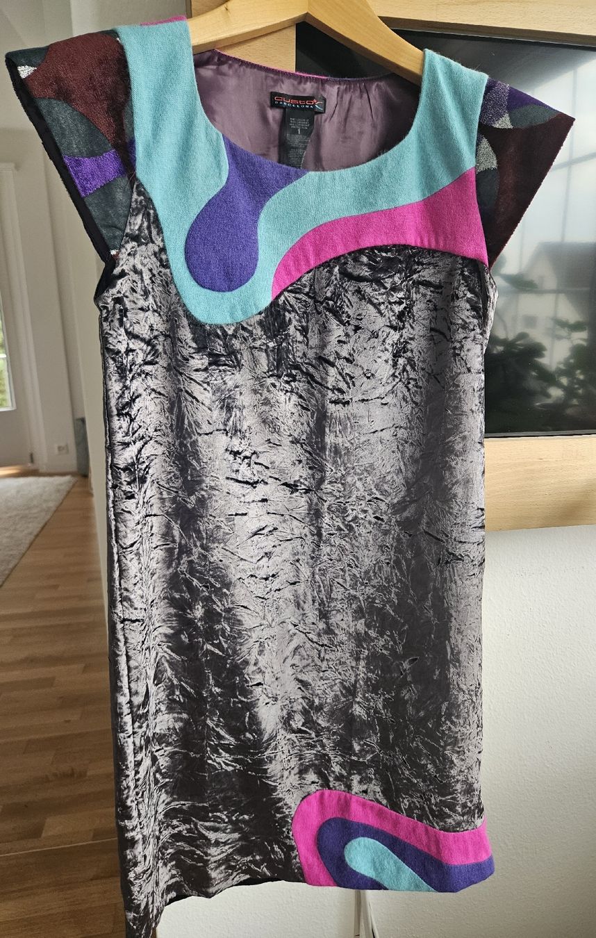 Custo Barcelona Vestiti: Custo Barcelona Samtkleid im einzigartigen Design – Usato da Zollikon venduto da Oksana206