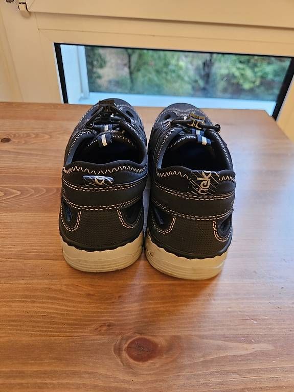 Herrenschuhe: Sneakers Grösse 40 – Gebraucht aus Basel von and_gzk2 2