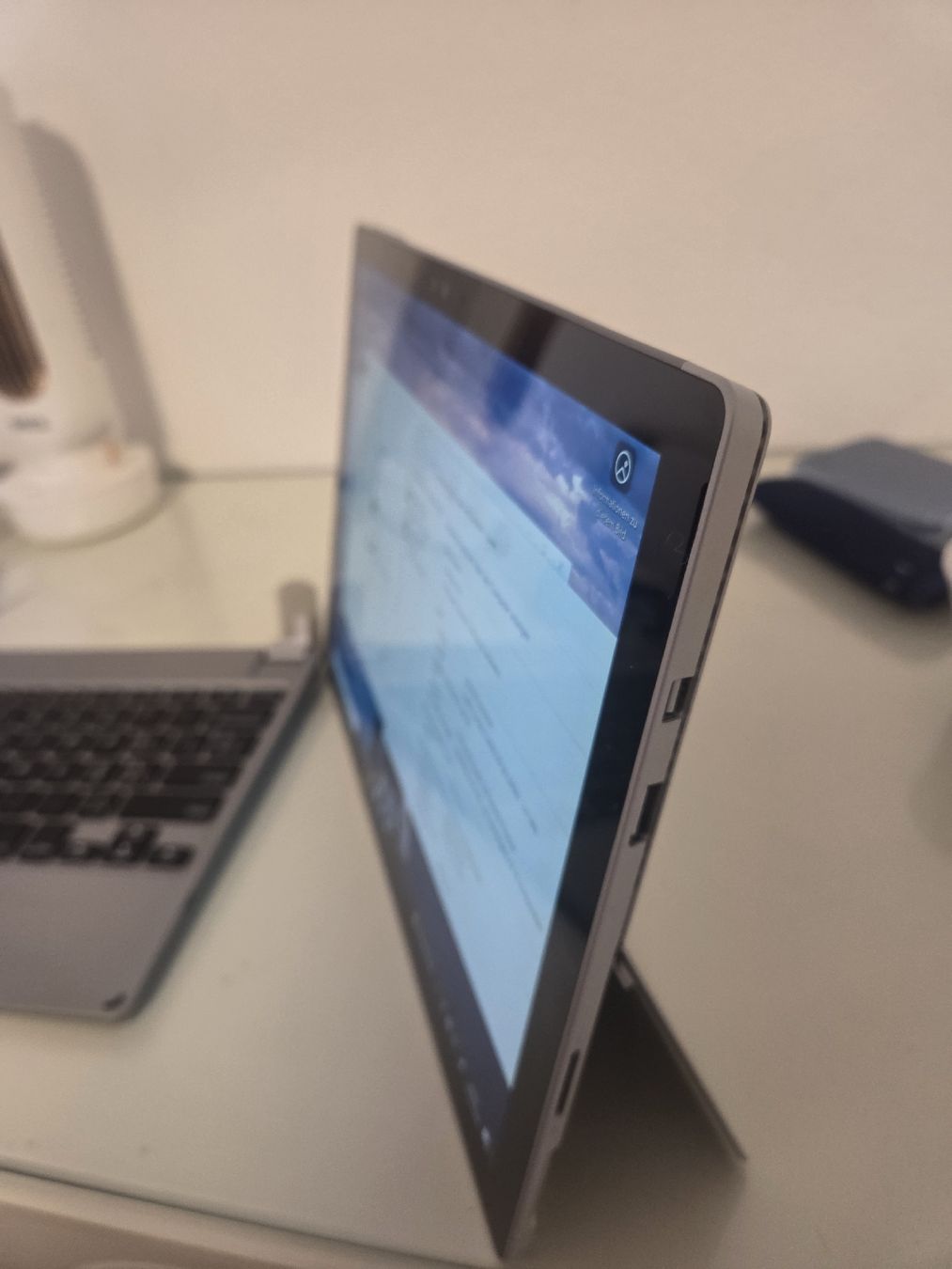 Microsoft Tablet PC: Microsoft Surface Pro mit i7 Prozessor 8GB RAM Windows 10 Pr – Usato da Flawil venduto da Hamdia12 5