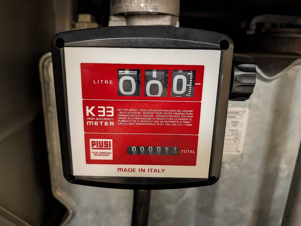 Sonstiges Fahrzeugzubehör: Dieseltankstelle 2000L mit Handhebelpumpe – Gebraucht aus Hefenhofen von LieberherrAG 4