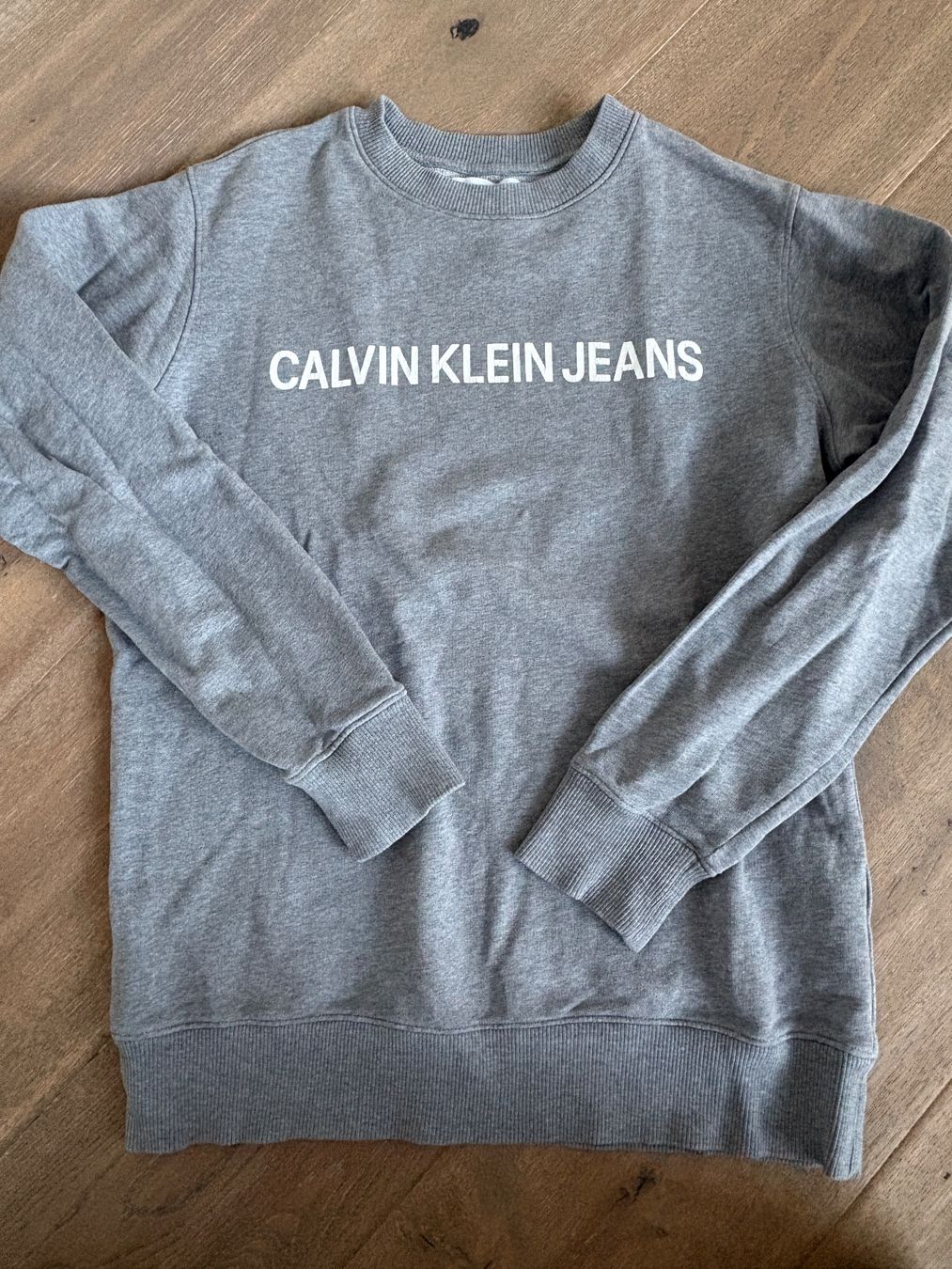 Calvin Klein Maglioni & Felpe: Calvin Klein Pullover grau Gr: S – Usato da pratteln venduto da V14schild