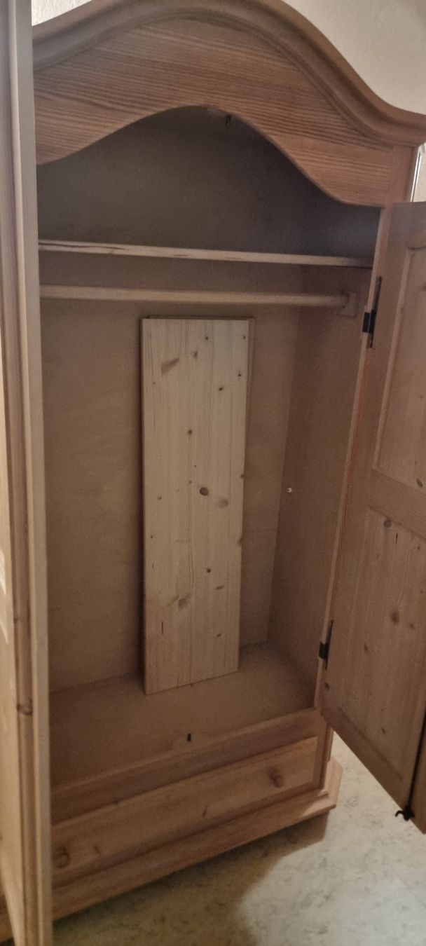 Armadi: Kleiderschrank massiv – Usato da Oberbalm venduto da WAST02 1