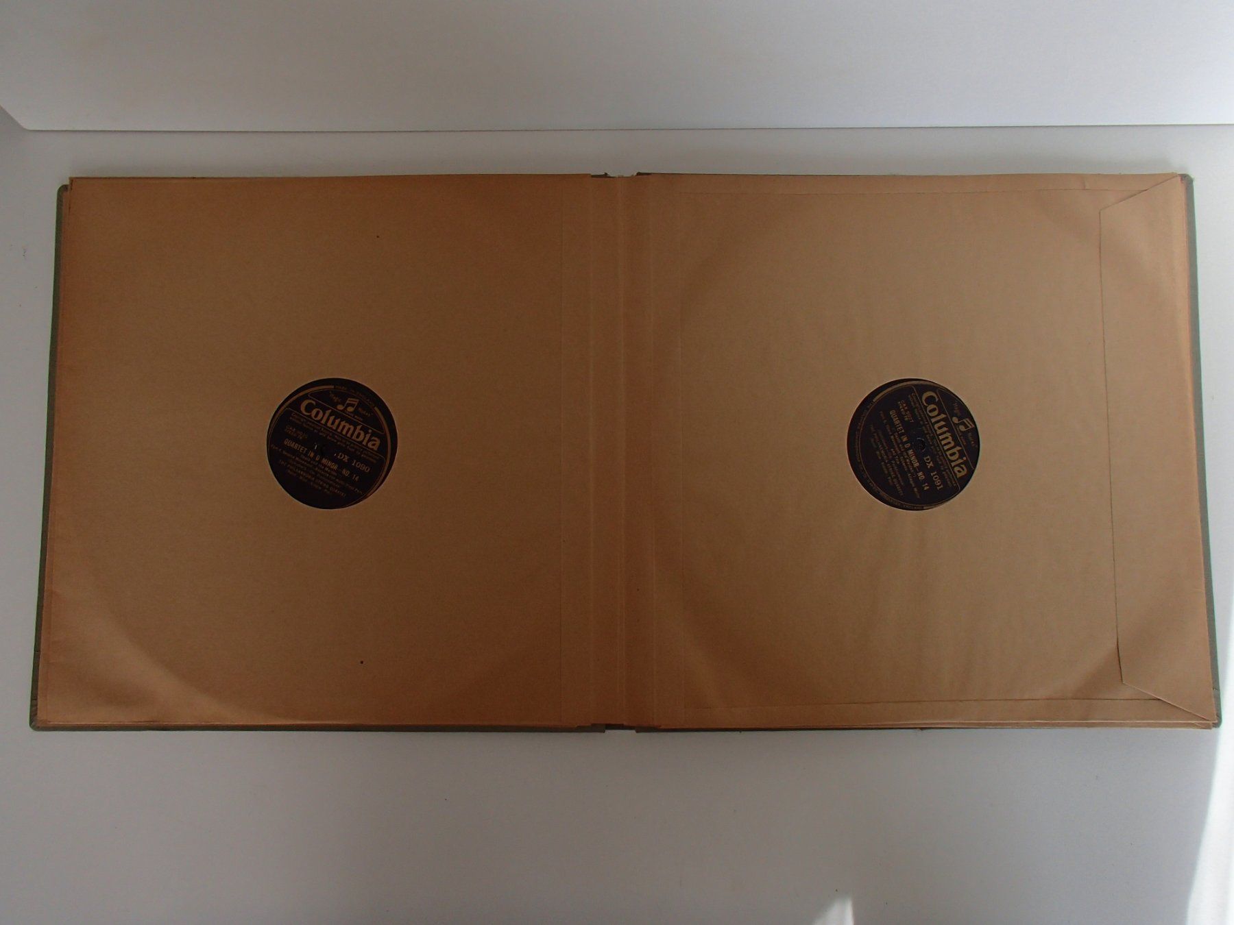 Vinyles: Album mit 4 Schellack Schallplatten "Columbia" – D'occasion à Schöfflisdorf par pullux 4