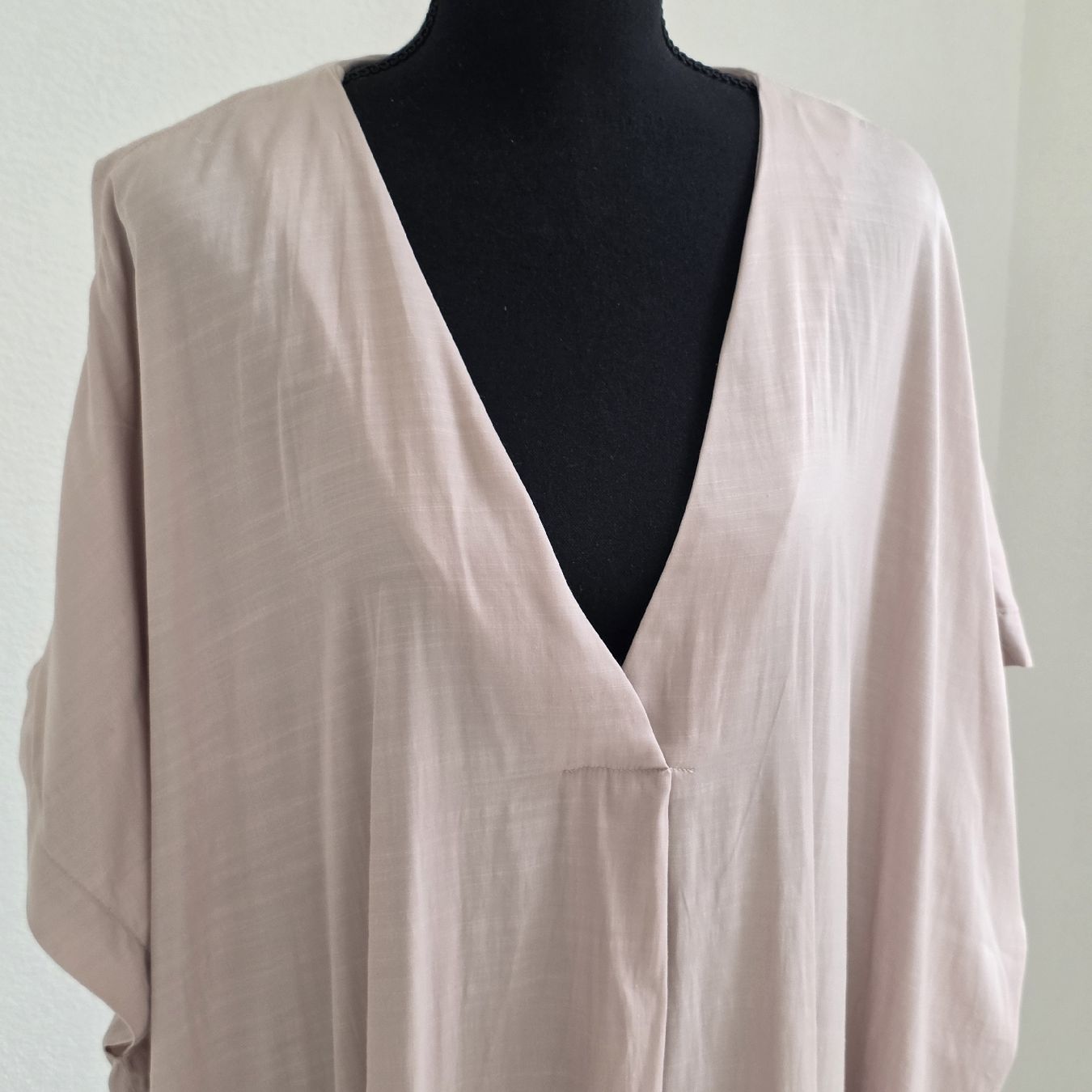 H&M Robes: H&M Kleid V-Ausschnitt Oversize XL  – Neuf (Voir description) à Rheinsulz par Gilea 1