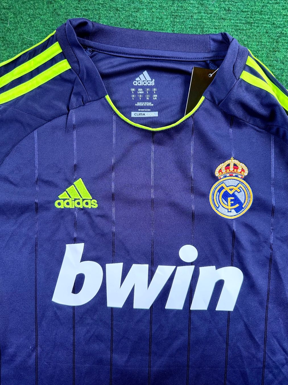 Autografi: T-Shirt mit Ronaldos Originalautogramm – Nuovo e nell'imballaggio originale da Bachenbülach venduto da inn_5kmg 7