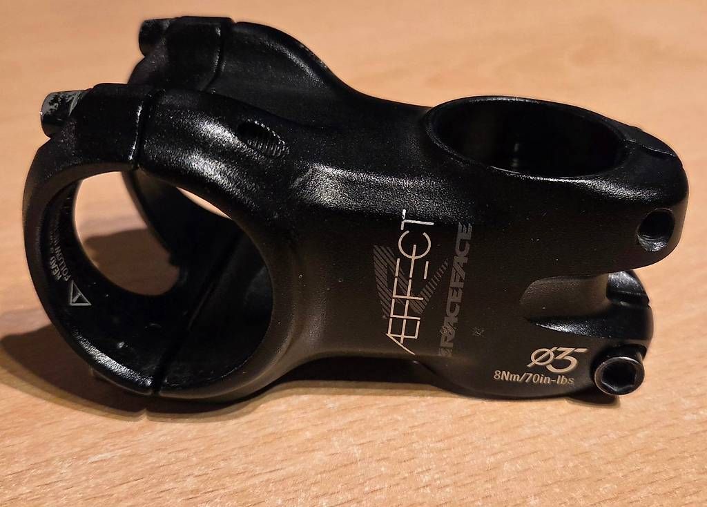 Race Face Pezzi di ricambio: Vorbau Race Face Aeffect R 50mm – Usato da Rorbas venduto da Petermense