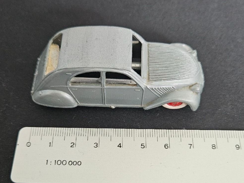 Citroën Modellautos: Oldtimer 2 CV Döschwo Ente Citroen Antik Modellauto – Defekt aus Bern von Respirit 4