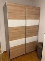 Kleiderschrank