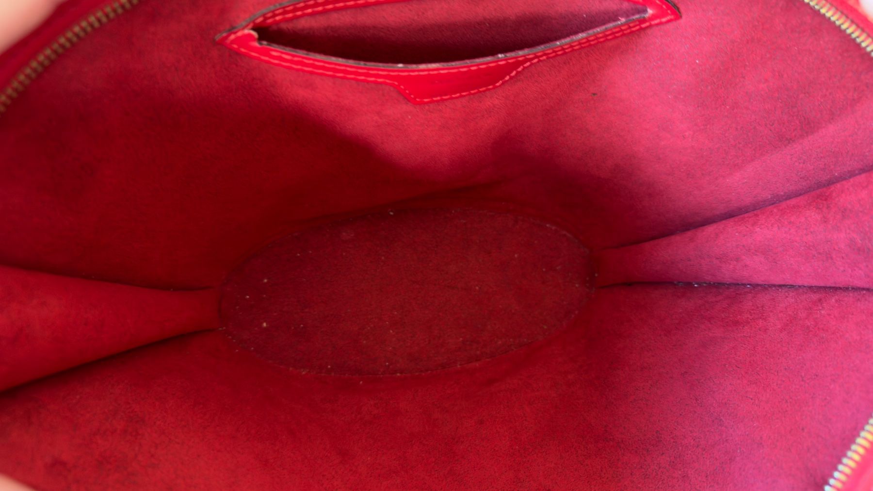 Louis Vuitton Borse da donna: Sac Louis Vuitton "Saint-Jacques" cuir Épi rouge – Usato da Fribourg venduto da vibifgva 1