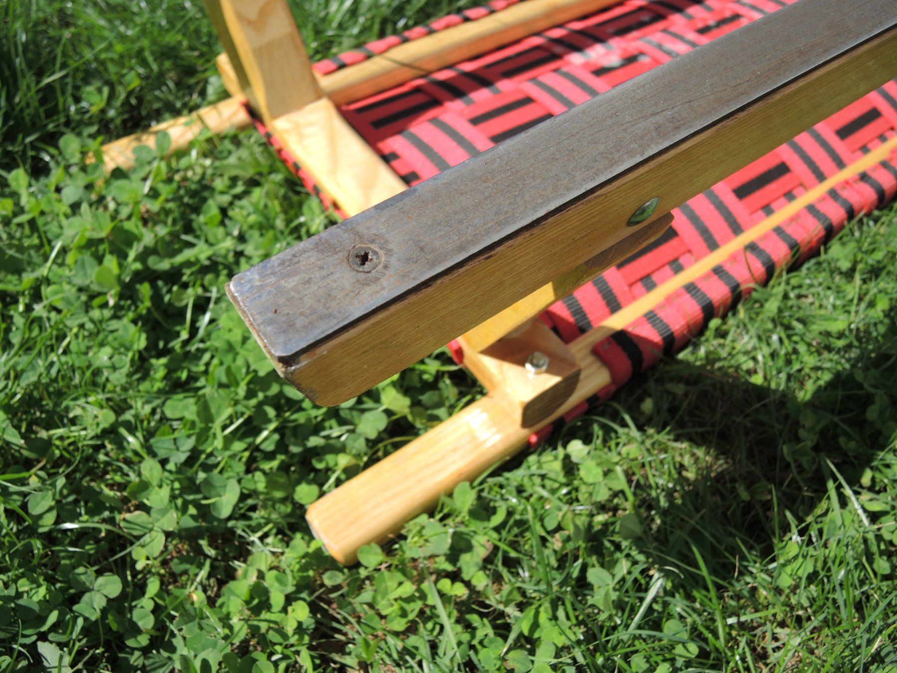 Luge: Holz Schlitten mit Sitzgeflecht rot/schwarz – D'occasion à St. Gallen par nonnobene 4
