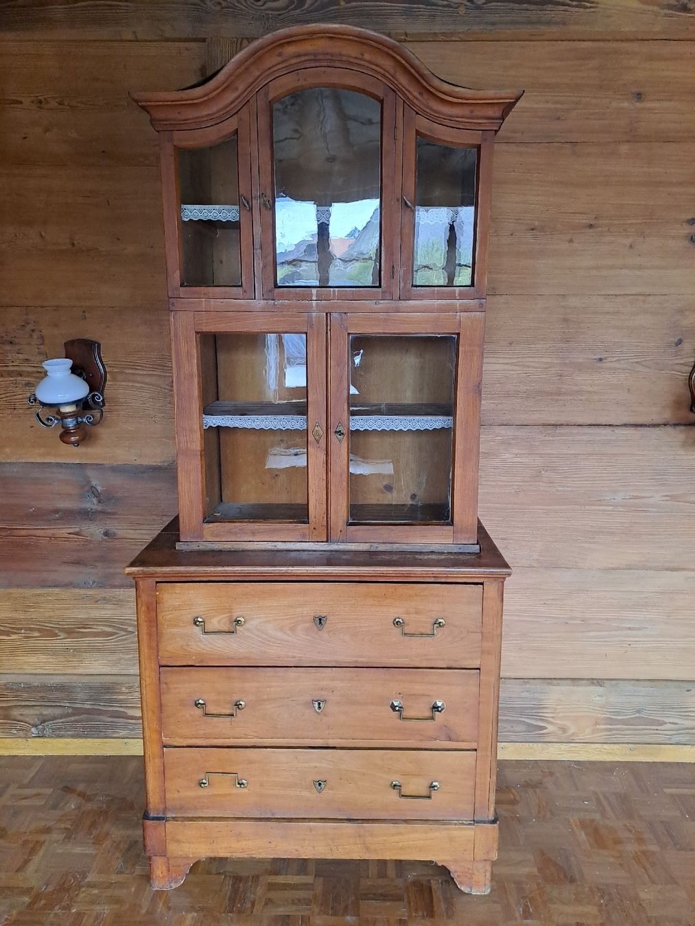 Armoires: Antiker Buffetschrank mit Schubladen - ca. 1800-1850 – D'occasion à Zimmerwald par Aedu-68 2