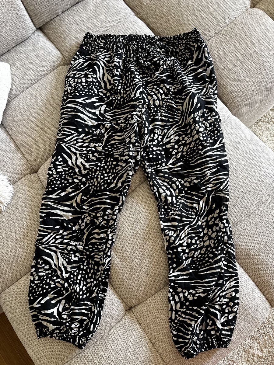 H&M Hosen: Pantalon cool  – Gebraucht aus Bulle von lfr_gfx8