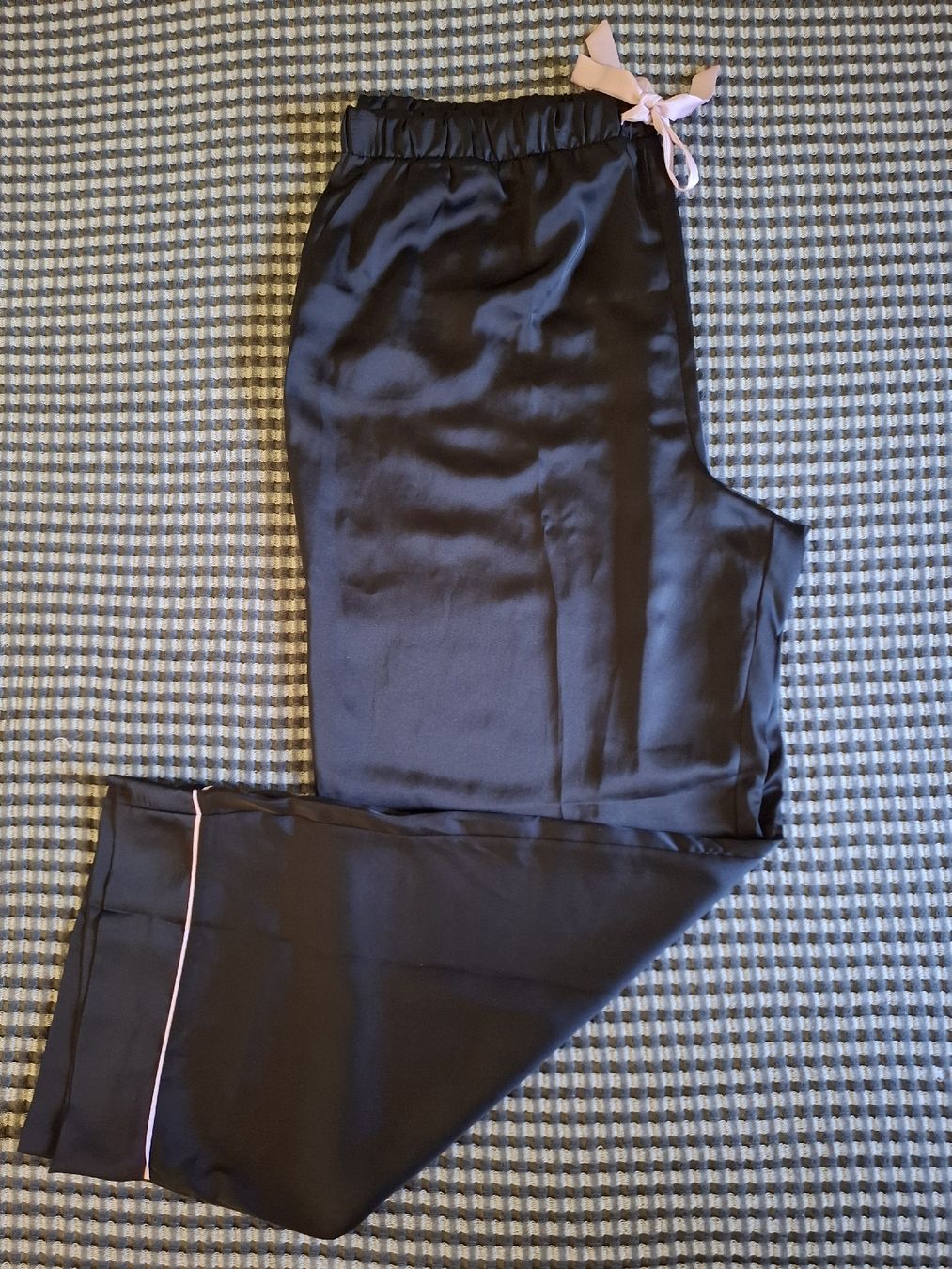 Primark Negligees & Pyjamas: Ensemble pyjama Primark effet soie – Gebraucht aus Ebikon von Jayjay60123027 2