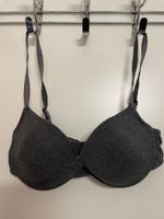 Grauer BH, Grösse S, praktisch neu