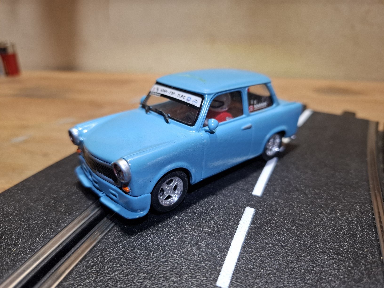 Revell Voitures modèles: Slotcar Trabi – Défectueux à Flaach par maniv6