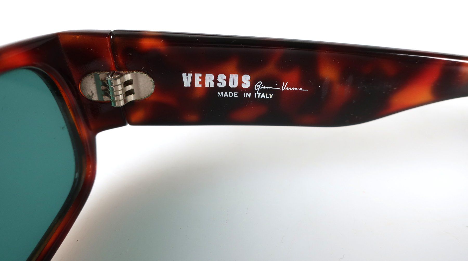 Versace Lunettes & Verres: Schildpatt Sonnenbrille VERSUS by Versace – D'occasion à Volketswil par brockipfannenstil 5