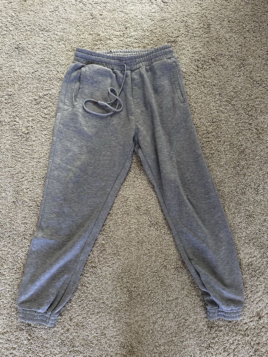 Pantaloni: Jogging gris – Usato da Evilard venduto da zoe.mrsg