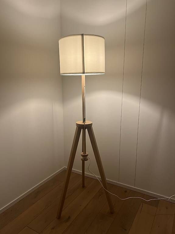 Lampade: IKEA LAUTERS Floor Lamp  Ash/White – Usato da Zug venduto da pai_pf8z 1