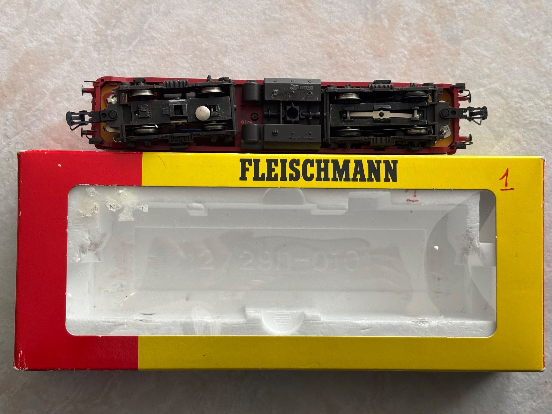 Fleischmann Modelleisenbahnen: Fleischmann 4237 loc diese BR218 rouge = – Gebraucht aus Hauterive NE von eriamch 3
