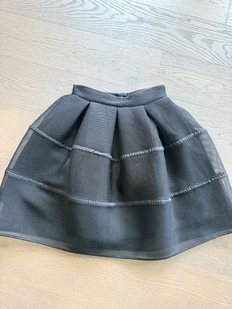 Guess black skirt 