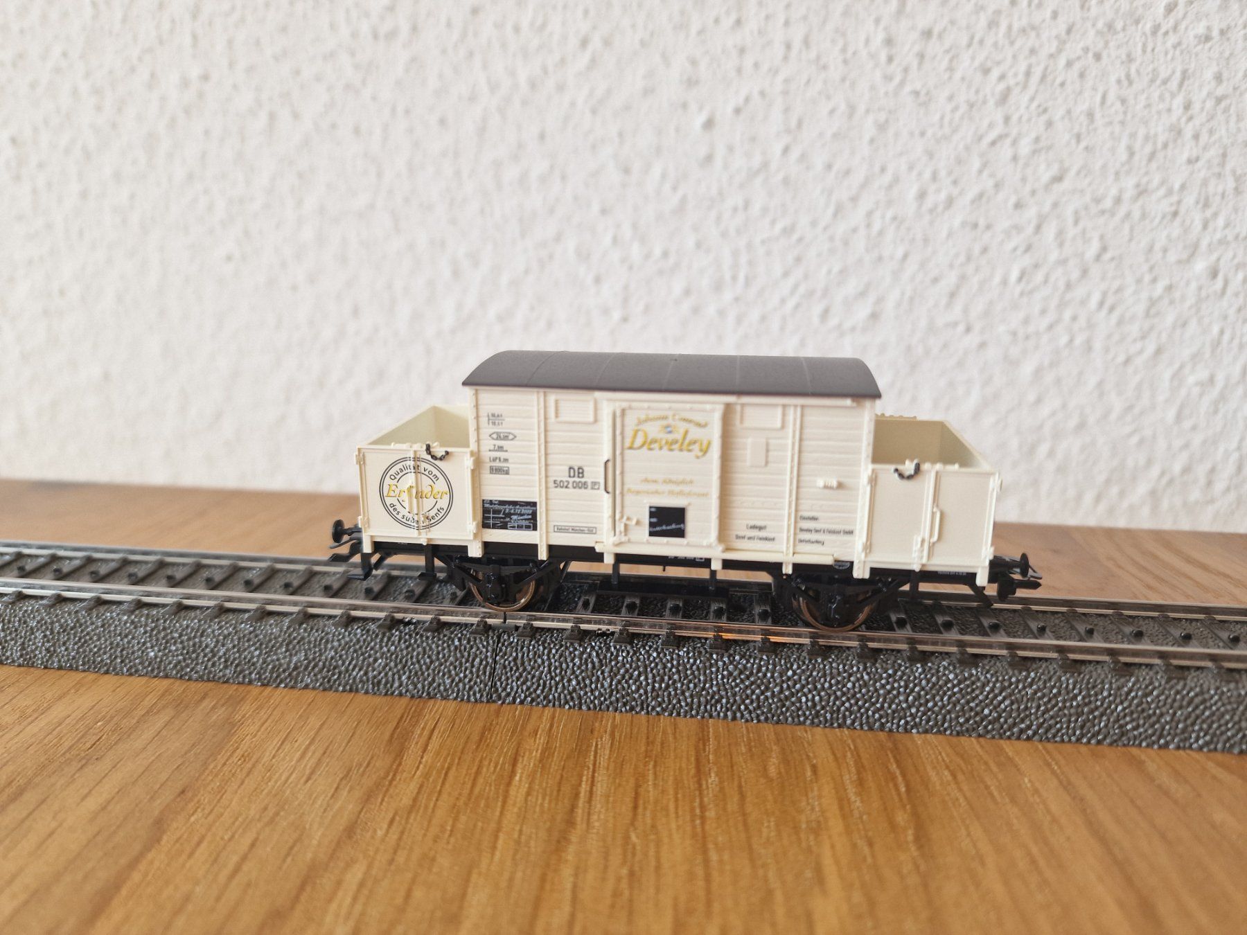 Märklin Modellini di ferrovie: DB Güterwagen Develey H0 – Usato da Matten b. Interlaken venduto da lor_hr9w 1