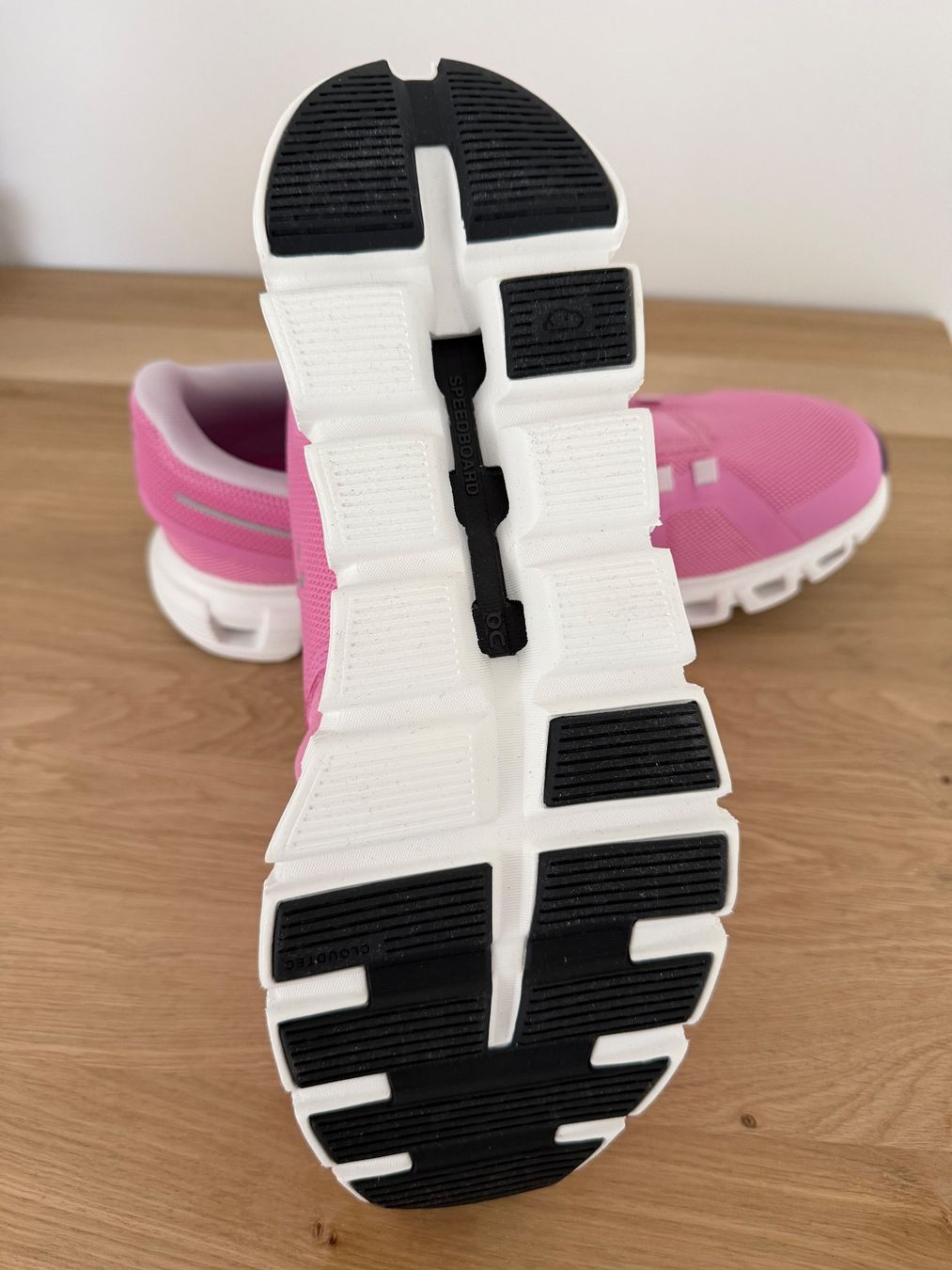 Scarpe da donna: ON Cloud 6 – Nuovo (secondo la descrizione) da Hombrechtikon venduto da Corkel65 2