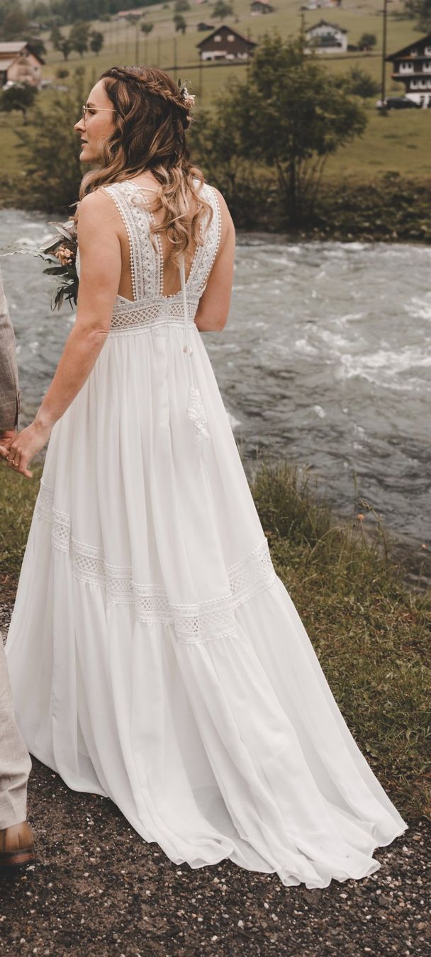 Robes: Secondhand Brautkleid Ariamo "Arwen", Grösse 36 – D'occasion à Brunnen par Herzig-Brautmode 3