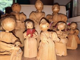 8 personaggi in foglie di mais