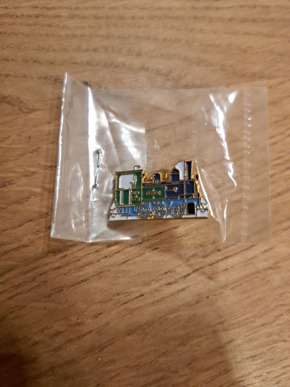 SBB/CFF/FFS Placchette & Badge: 4 SBB Eisenbahn Dampflok Pins, – Nuovo e nell'imballaggio originale da Pratteln venduto da mab_f2fz 3