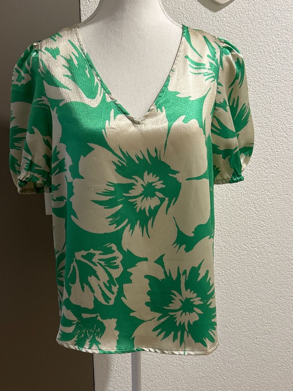 Vila Camicette: Shirt mit Blumenmuster von Vila Gr. 38 – Usato da Brunnen venduto da Nala2929
