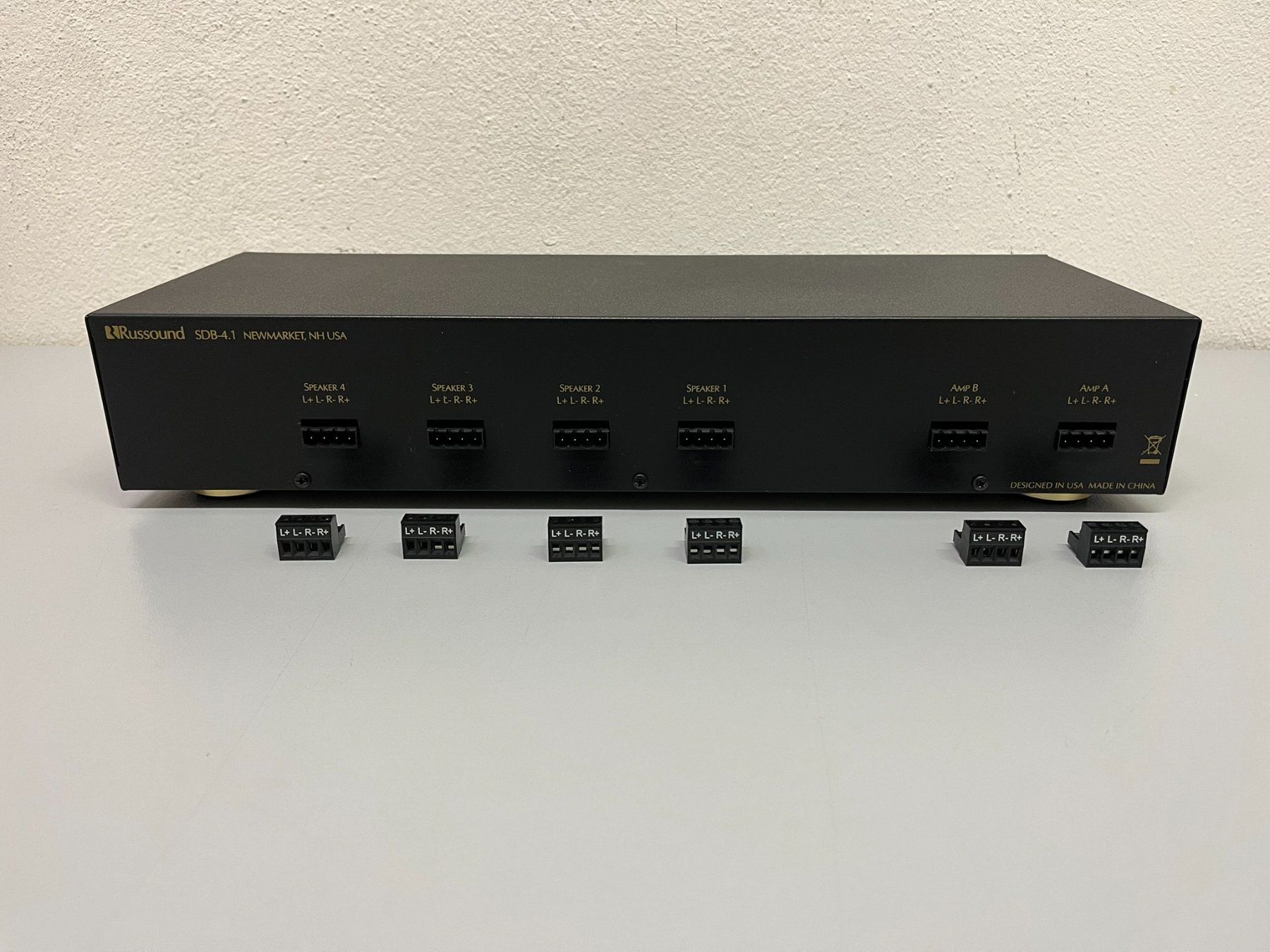 Ricevitori: Russound SDB-4.1 Lautsprecherumschalter – Usato da Hochdorf venduto da av-electronics 4