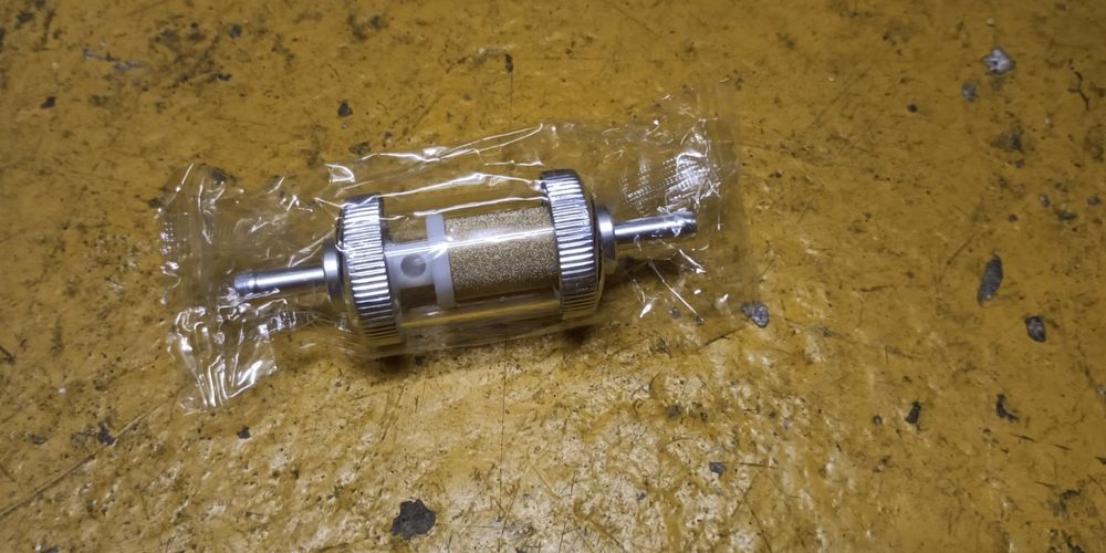 Benzinfilter Flach Aus Kunststoff Rot 6mm Anschluss | Mofastübchen