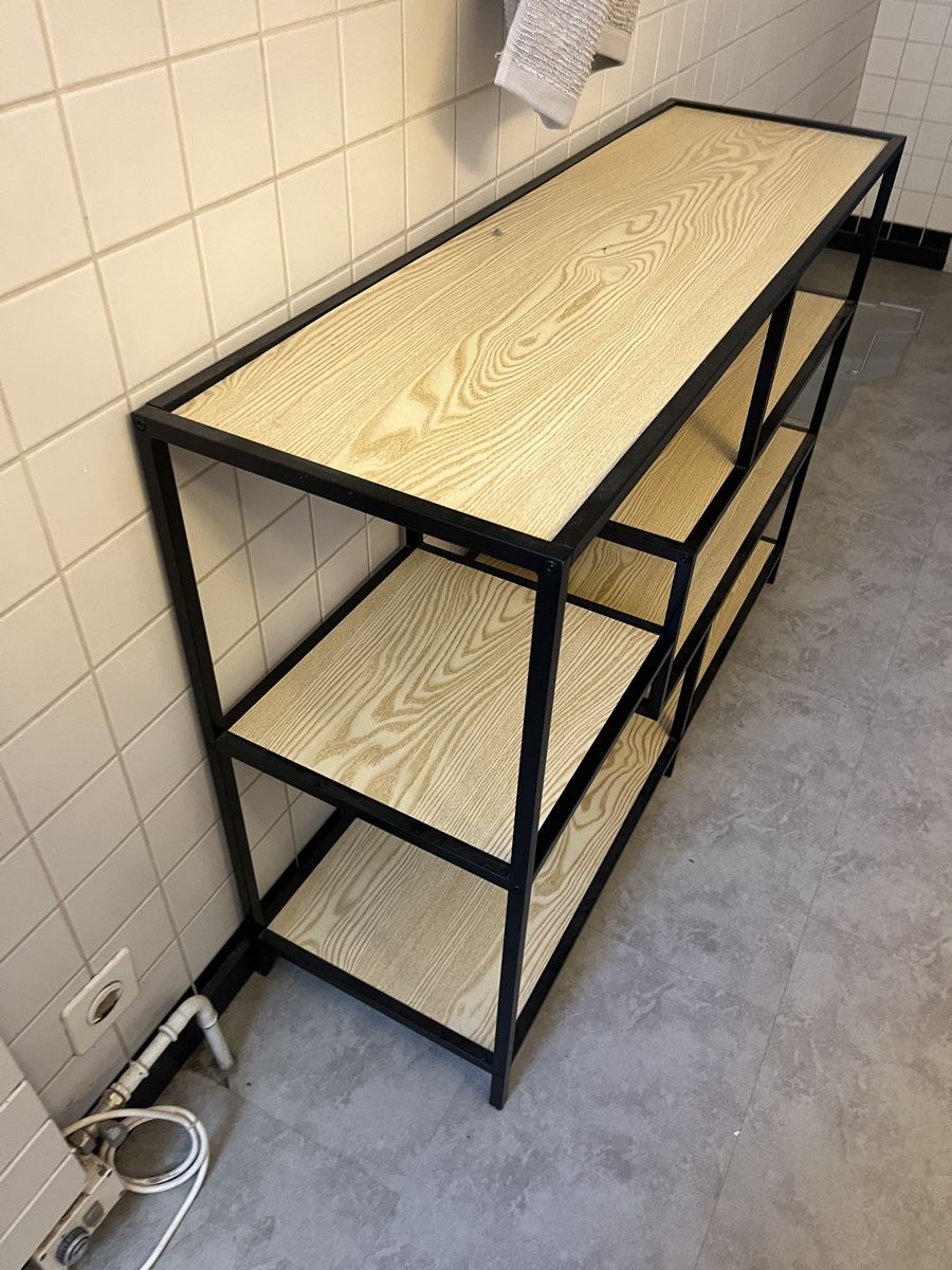 Regale: Regal / Sideboard Metall & Holzoptik – Gebraucht aus Solothurn von HH91 2