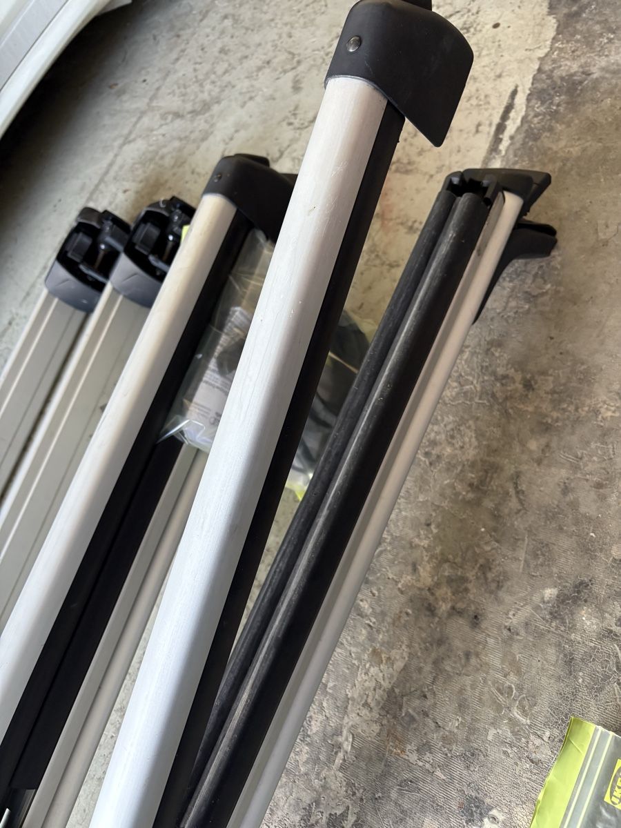 Barres de toit: Audi Ski Racks – D'occasion à Uhwiesen par clairebland23 3